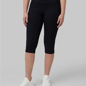 2 pairs of 32 Degrees Women's Black Capris Leggings NWOT Wide Waistband,pockets!